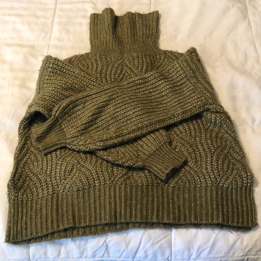 Long sleeve, turtleneck sweater
